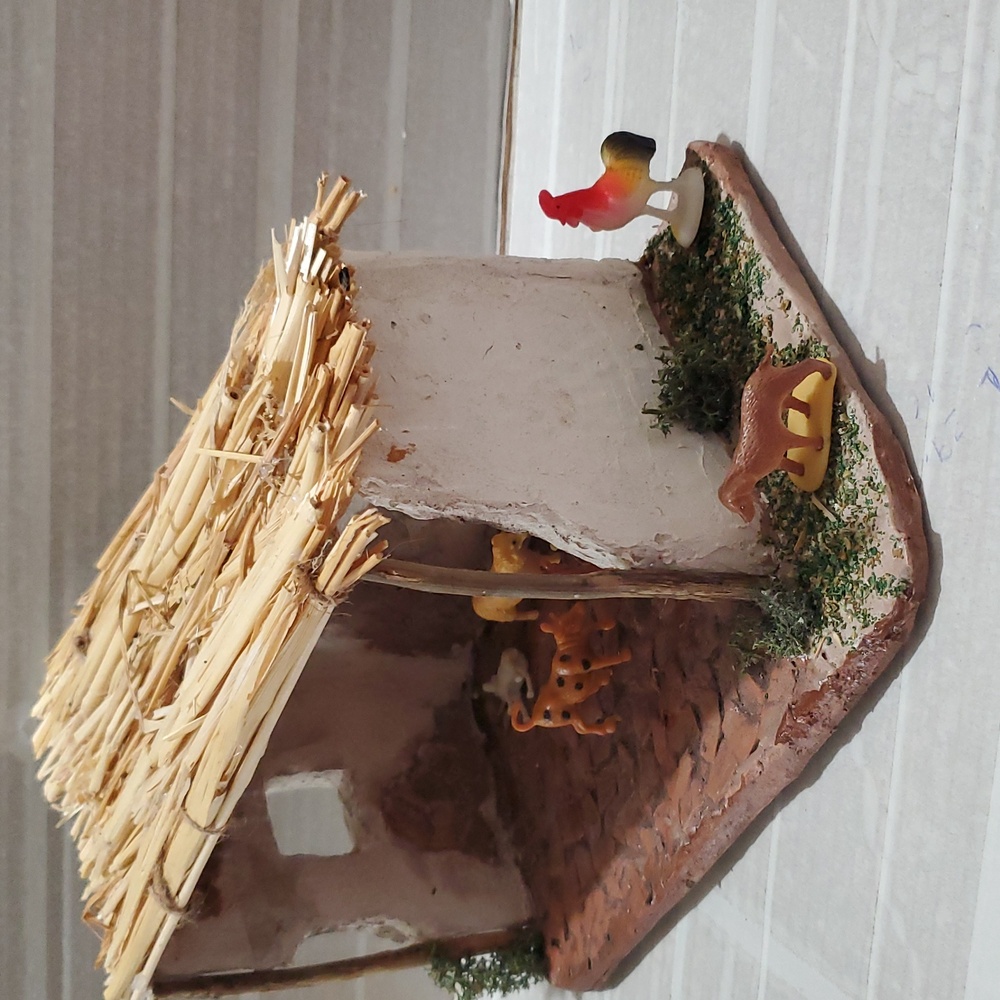 Andmade Rustic Nativity Stable - Picture 6 of 12